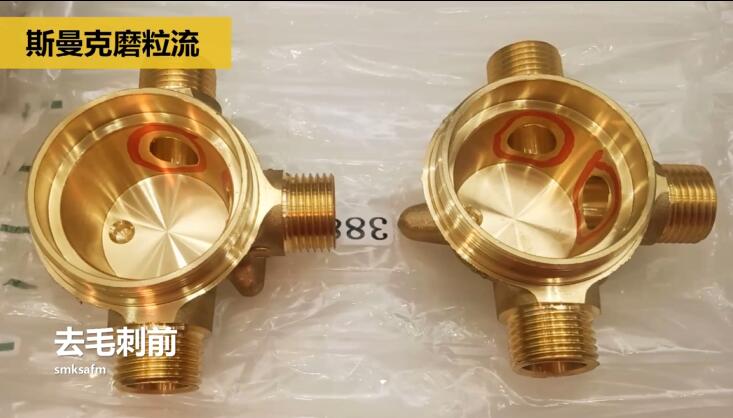 用磨粒流不怕劃傷，銅三通交叉孔去毛刺
